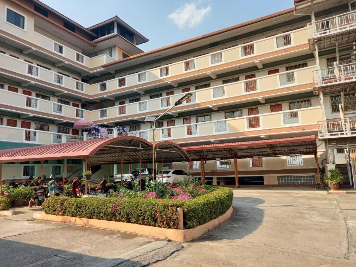 Apartamento Baan Aranya Chiang Mai Exterior foto